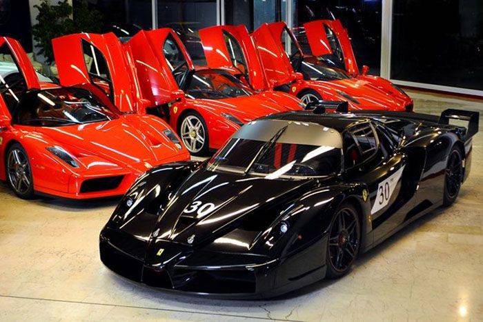 Ferrari Enzo и FXX Михаеля Шумахера выставили на продажу (12 фото)