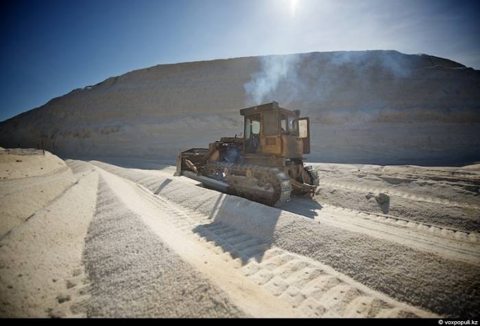 Добыча соли в Казахстане (32 фото)