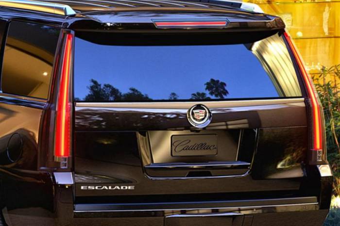 Cadillac    Escalade (46 )