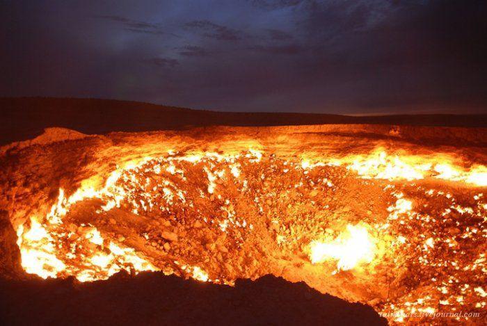 Дарваза - горящий газовый кратер или врата в ад! (9 фото + видео)