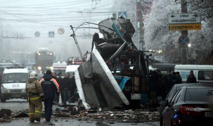 Второй теракт в Волгограде: взрыв бомбы в троллейбусе (17 фото)