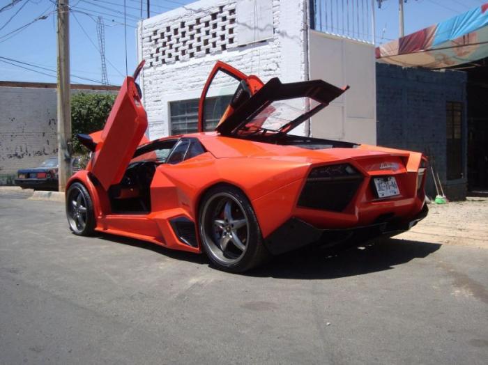 Lamborghini Reventon (15 )