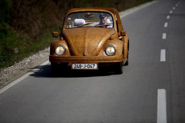 Деревянный Volkswagen Beetle (14 фото)