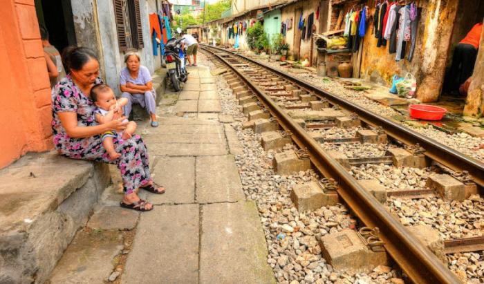Железнодорожная линия в Ханое (42 фото)