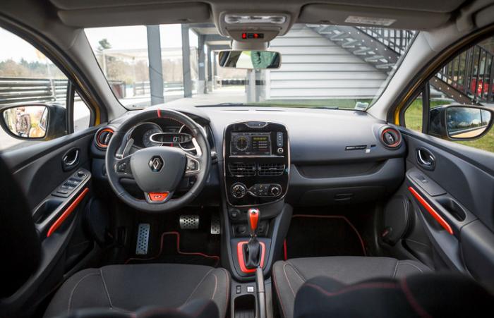 - Renault Clio R.S. 200 (13 )