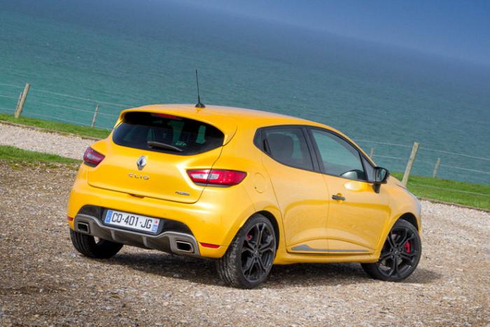 - Renault Clio R.S. 200 (13 )