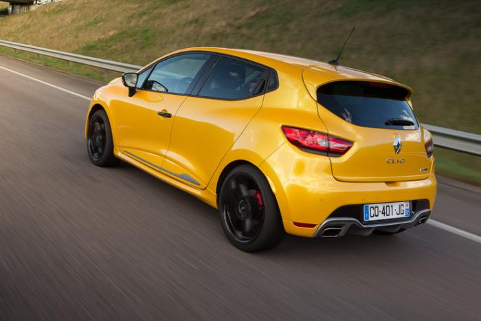 - Renault Clio R.S. 200 (13 )