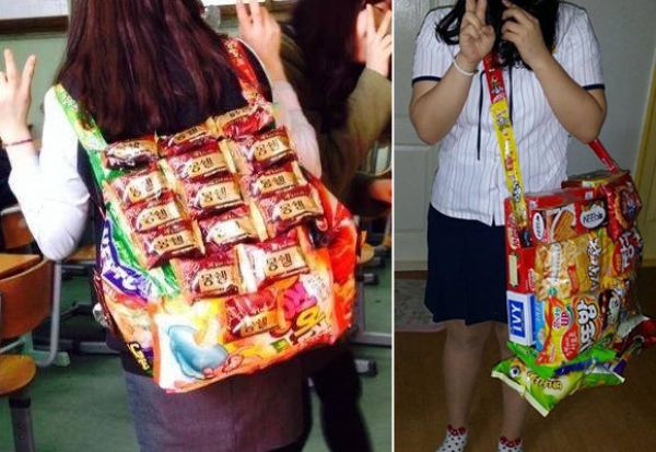 Южнокорейских школьниц охватило новое увлечение - сумки из вкусняшек