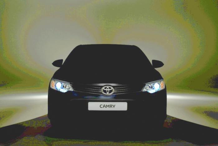 4    Toyota Camry (8 )