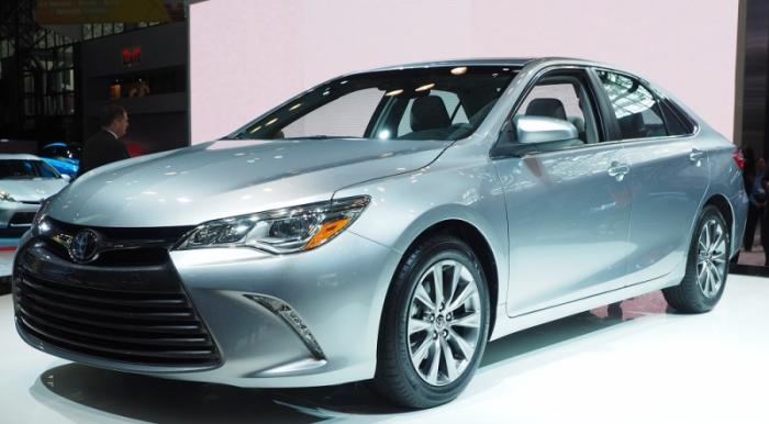 4    Toyota Camry (8 )