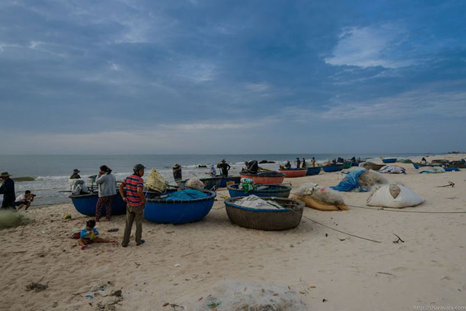 Как живут вьетнамские рыбаки (13 фото)