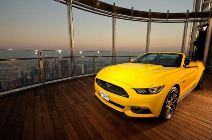 Ford Mustang    (9  + 1 )