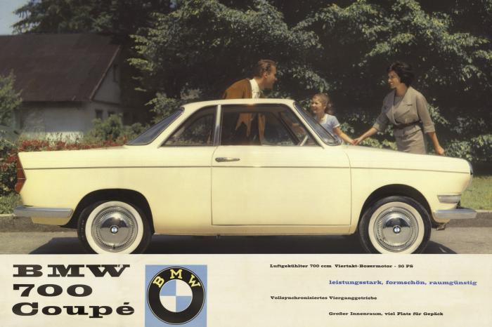 BMW 700  ,    (8 )