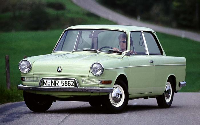 BMW 700  ,    (8 )