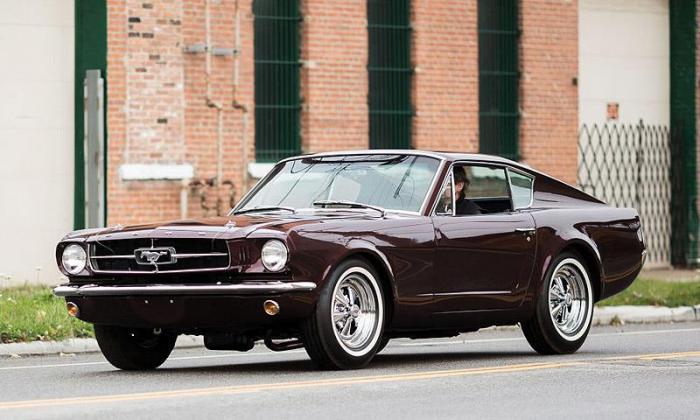   Ford Mustang "Shorty" (16 )