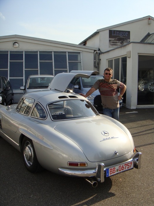   . Mercedes-Benz 300SL Gullwing (90 )