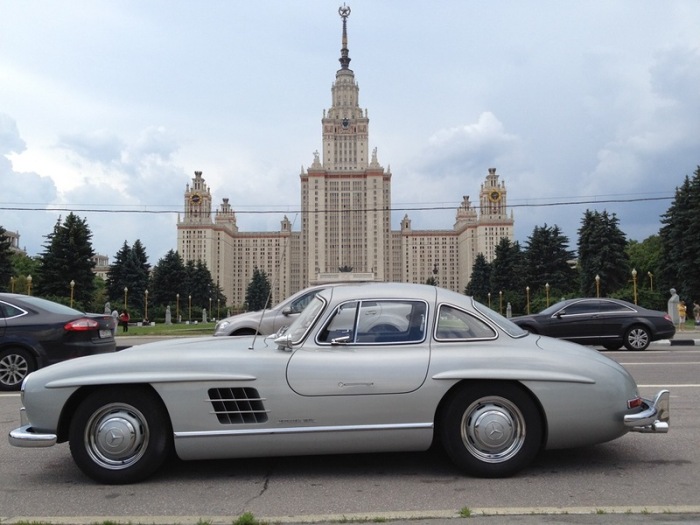   . Mercedes-Benz 300SL Gullwing (90 )