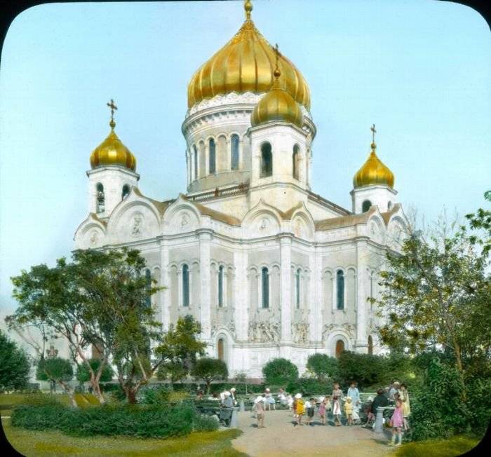 Редчайшие снимки Москвы 1931 года в цвете (77 фото)
