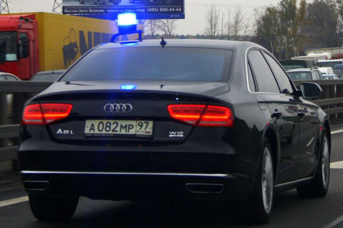       Audi A8 (3 )