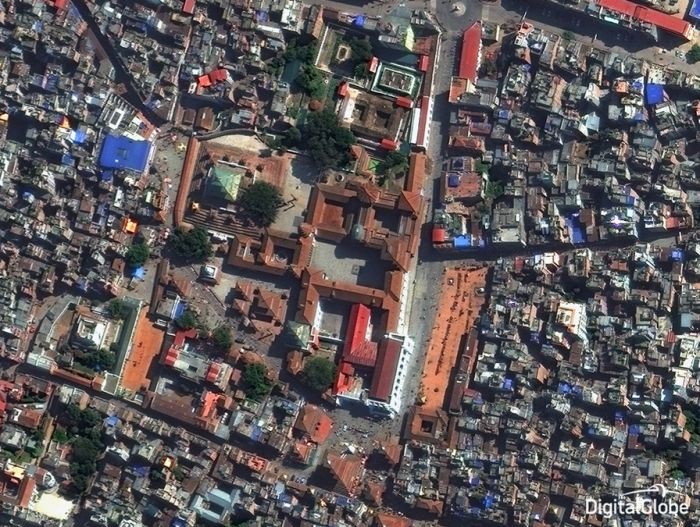 Последствия землетрясения в Непале на снимках со спутника (8 фото)