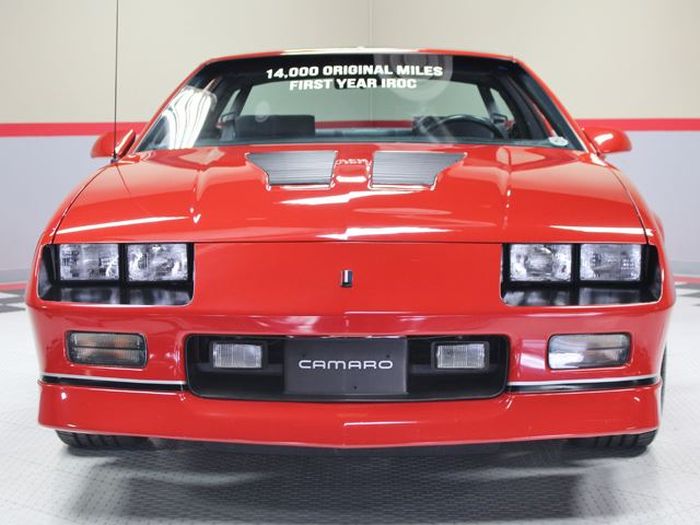   Camaro IROC-Z 1985 (16 )