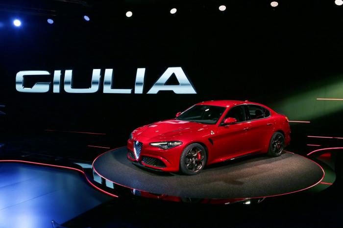  ""  Alfa Romeo Giulia (16 )