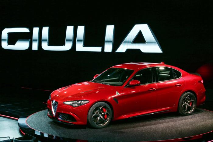 ""  Alfa Romeo Giulia (16 )