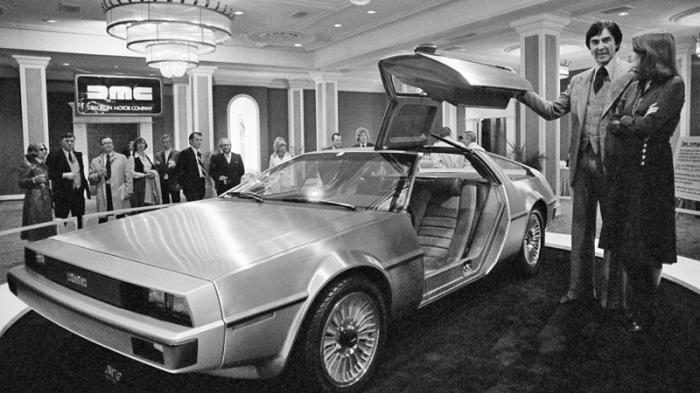 DeLorean DMC-12   (18 )