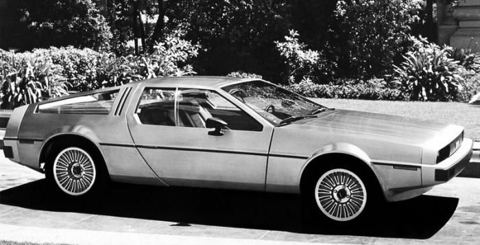 DeLorean DMC-12   (18 )