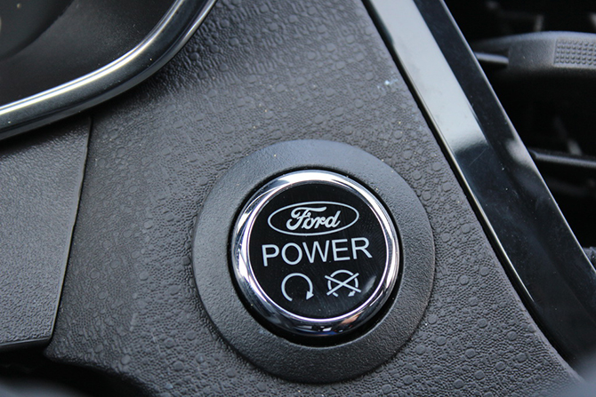   Ford Fiesta 2015   (30 )