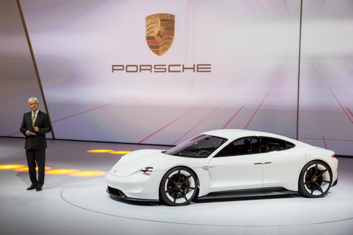   Mission E  Porsche (28 )