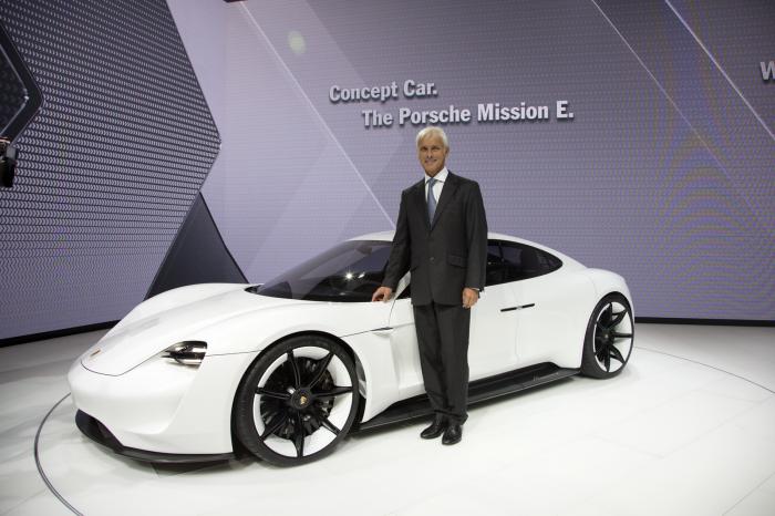   Mission E  Porsche (28 )