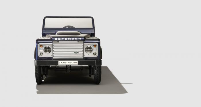 Land Rover Defender    (13 )