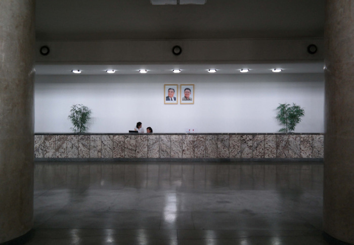 Интерьеры общественных зданий Северной Кореи (42 фото)
