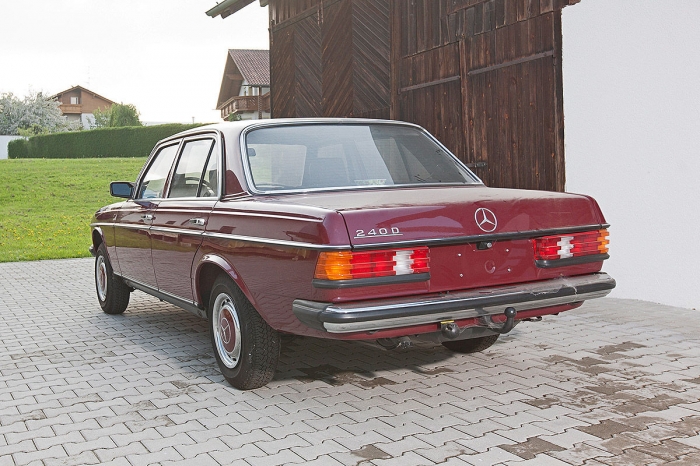    Mercedes-Benz 240D (12 )