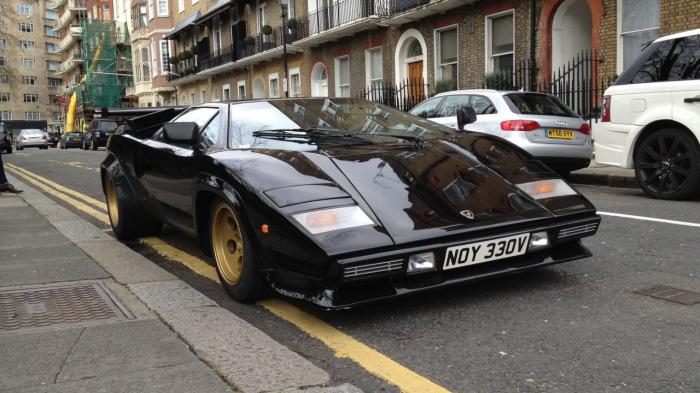  Lamborghini Countach (7 )