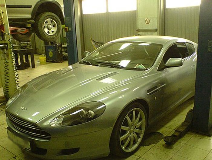  Aston Martin   (4 )