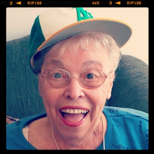 80-летняя бабушка из Twitter (9 фото)