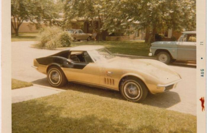 Chevrolet Corvette -   (13 )