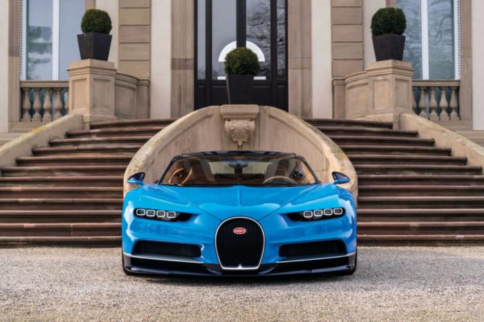 10    Bugatti Chiron 2017 (10 )