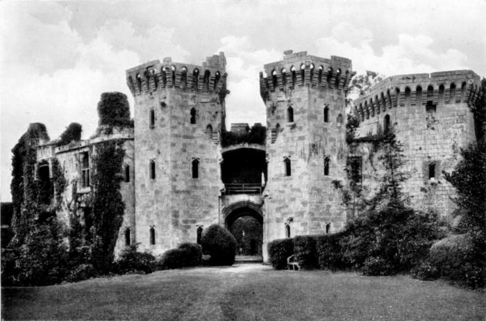  :  (Raglan Castle) (20 )