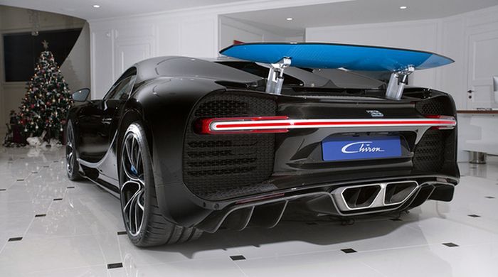  Bugatti Chiron   220   (4 )