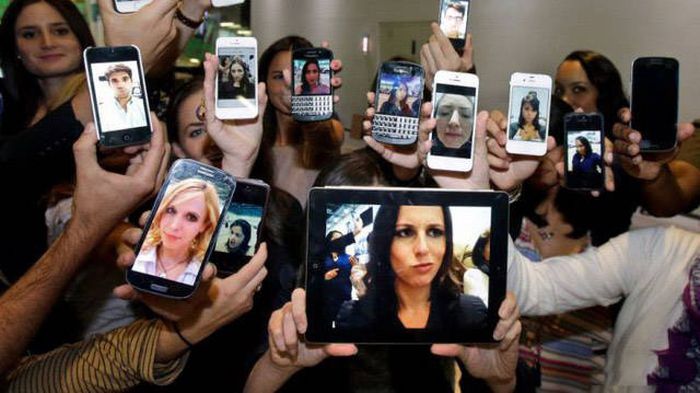Смартфоны и другие гаджеты в современном обществе (46 фото)