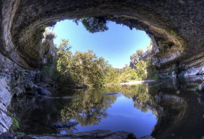   Hamilton Pool (16 )