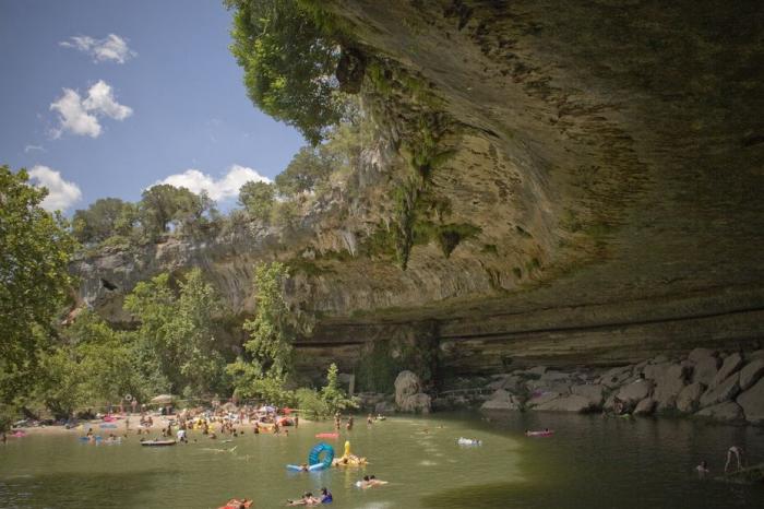   Hamilton Pool (16 )