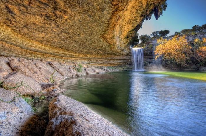   Hamilton Pool (16 )