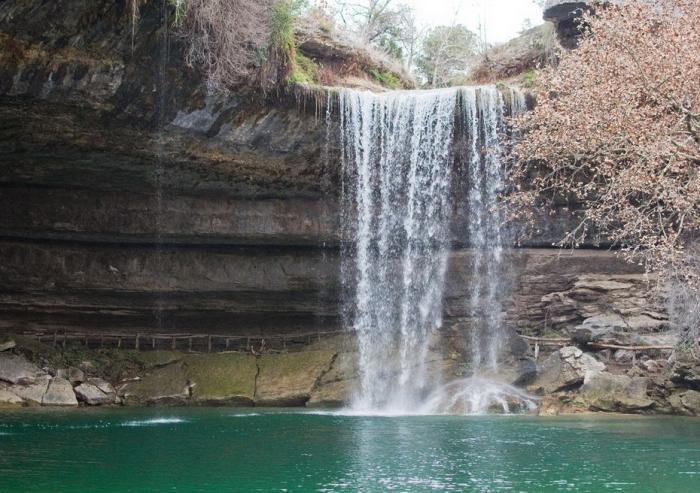   Hamilton Pool (16 )