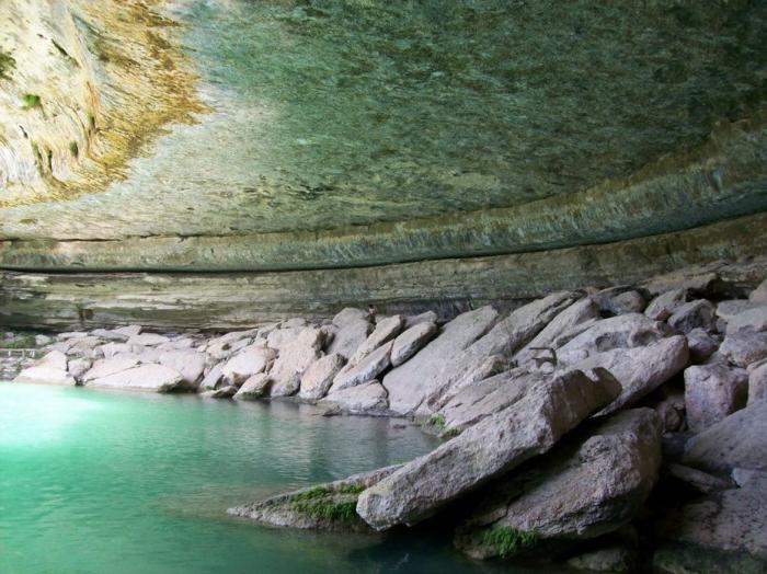   Hamilton Pool (16 )