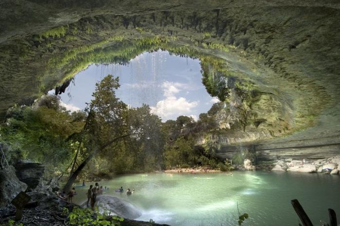   Hamilton Pool (16 )