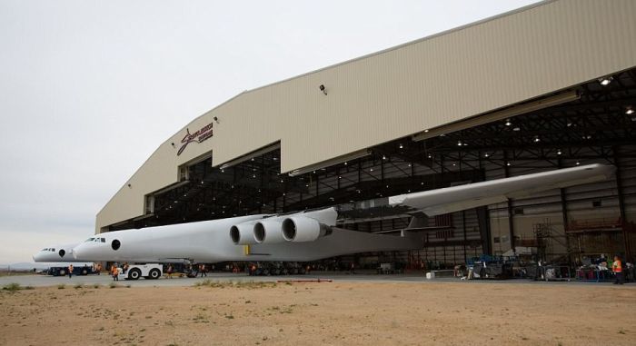          Stratolaunch (10 )